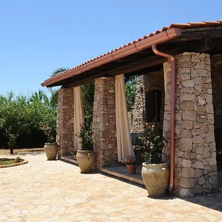 Trullo Elios * Torre Pali