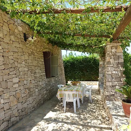 Trullo Elios * Torre Pali