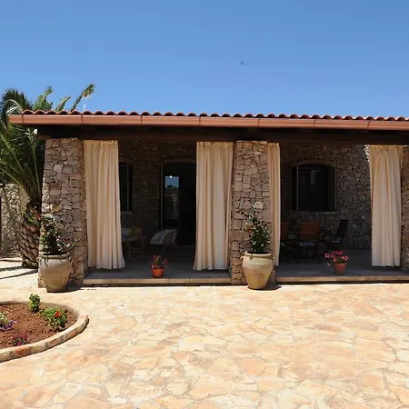 Trullo Elios * Torre Pali